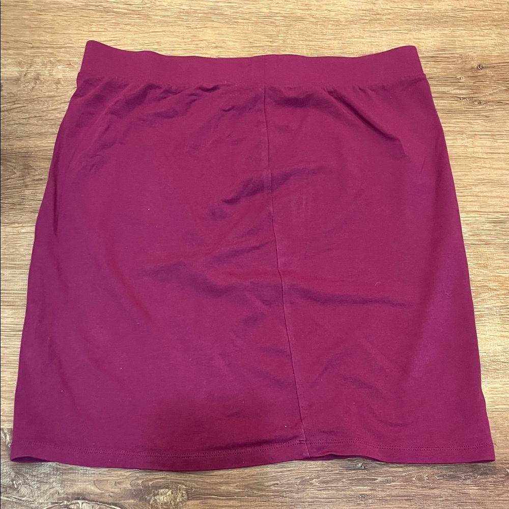 Uniqlo Women's Burgundy Skirt Size Large